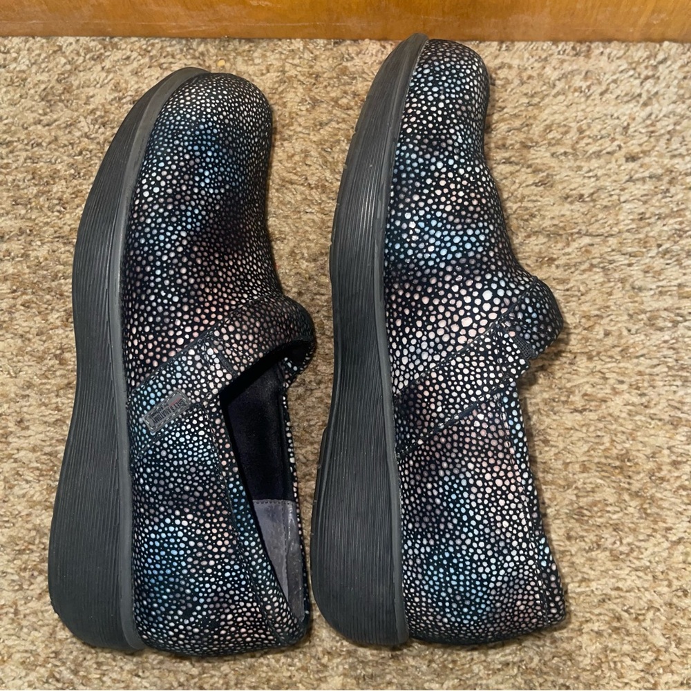 Soft Walk Greys Anatomy Meredith Comfort Slip Resistant Shoes Clogs Candy Dot 8 - Picture 6 of 9